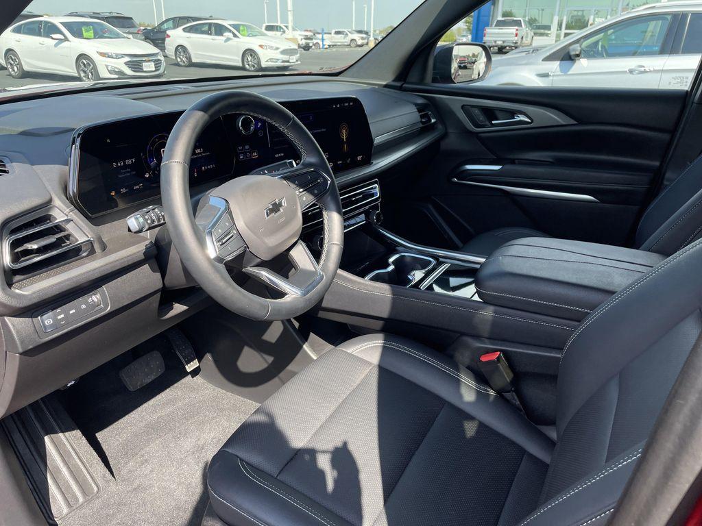used 2024 Chevrolet Traverse car, priced at $41,499