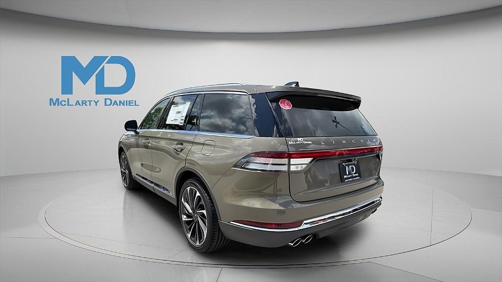 new 2025 Lincoln Aviator car, priced at $61,203