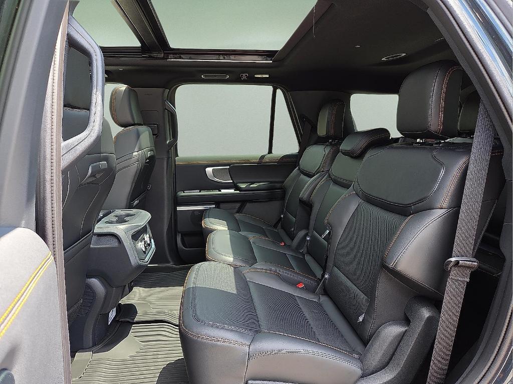 new 2025 Ford Expedition car, priced at $80,022
