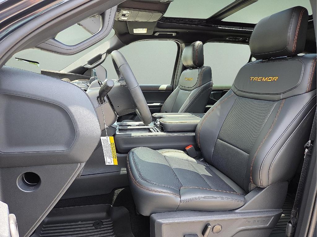 new 2025 Ford Expedition car, priced at $80,022