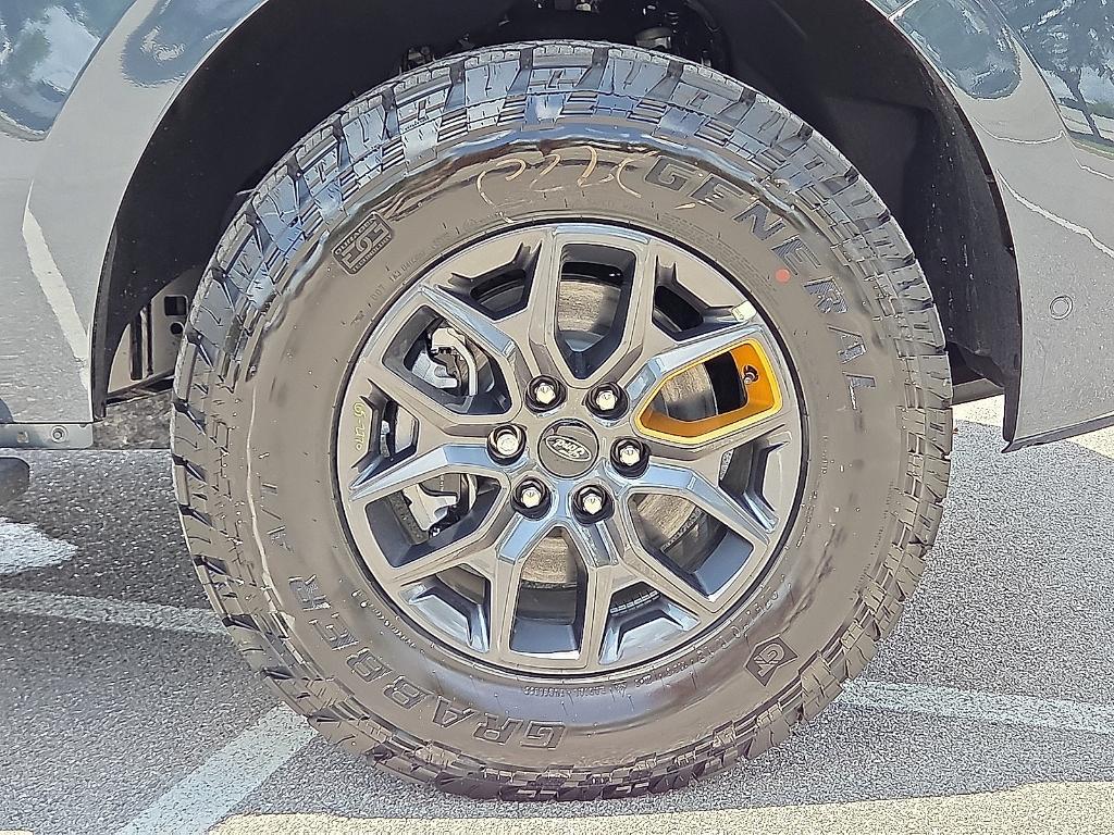 new 2025 Ford Expedition car, priced at $80,022