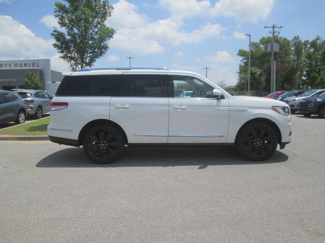 new 2024 Lincoln Navigator car, priced at $99,270