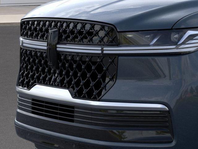 new 2025 Lincoln Navigator car, priced at $105,925