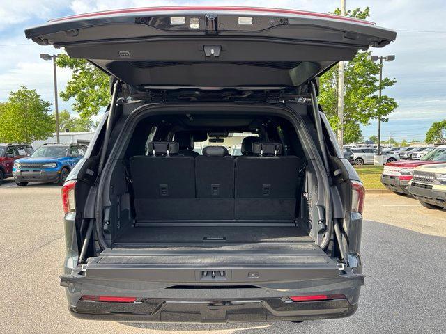 new 2025 Lincoln Navigator car, priced at $105,925