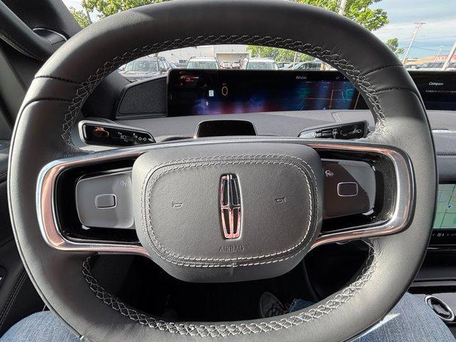 new 2025 Lincoln Navigator car, priced at $105,925