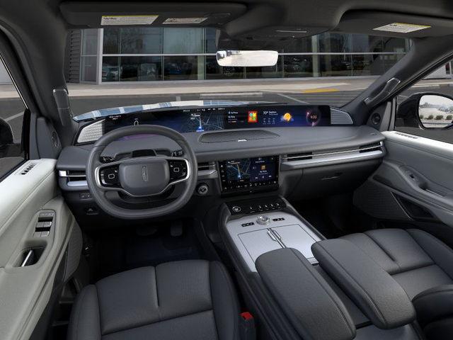 new 2025 Lincoln Navigator car, priced at $105,925