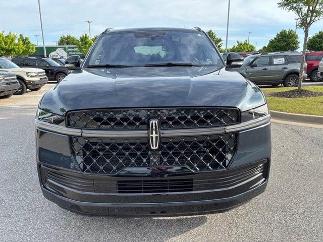 new 2025 Lincoln Navigator car, priced at $105,925