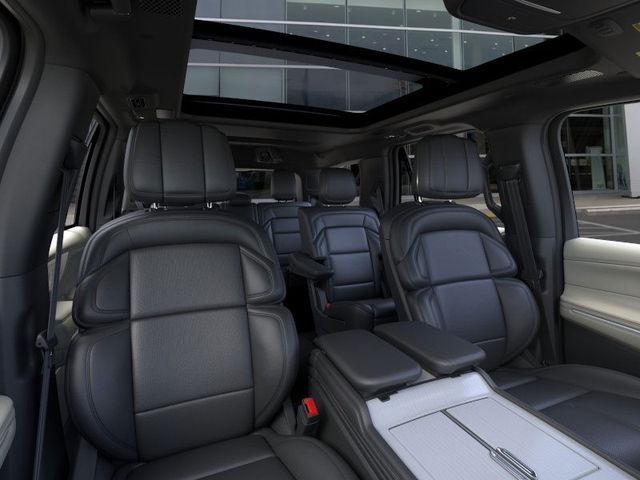 new 2025 Lincoln Navigator car, priced at $105,925