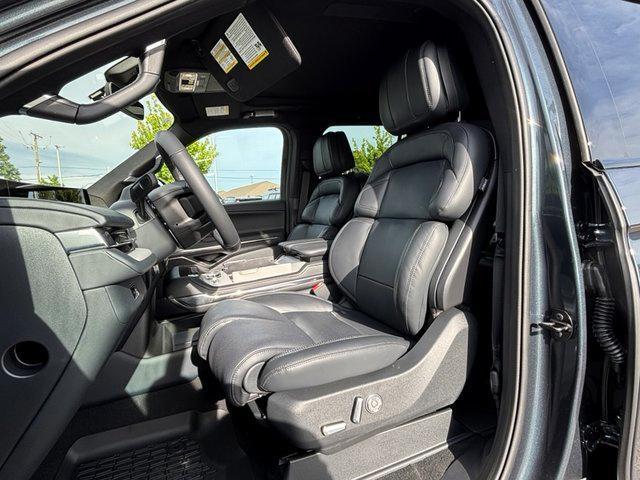 new 2025 Lincoln Navigator car, priced at $105,925