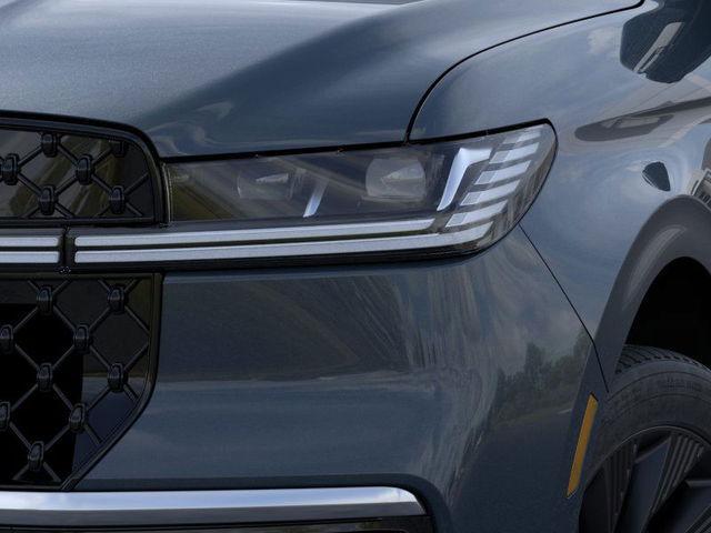 new 2025 Lincoln Navigator car, priced at $105,925