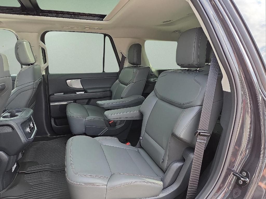 new 2025 Ford Expedition car, priced at $69,965