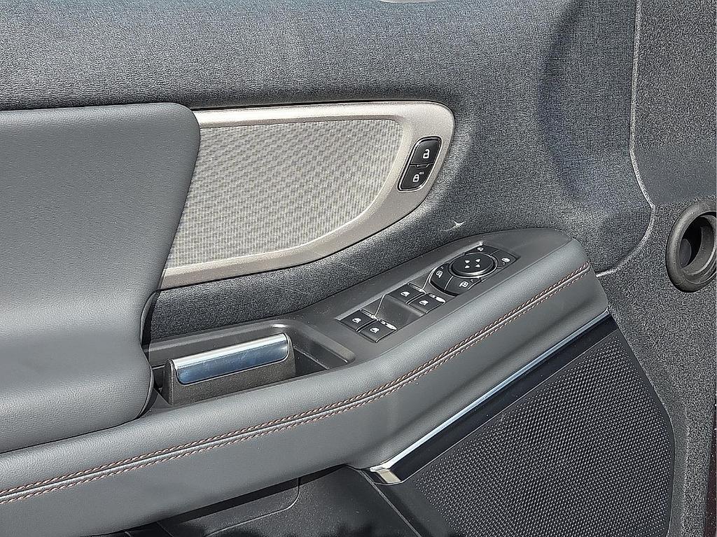 new 2025 Ford Expedition car, priced at $69,965