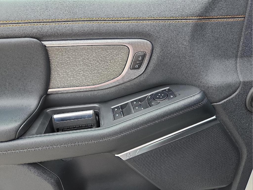 new 2025 Ford Expedition car, priced at $81,634