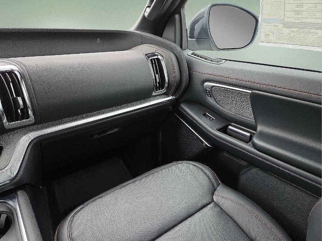 new 2025 Ford Expedition car, priced at $81,634