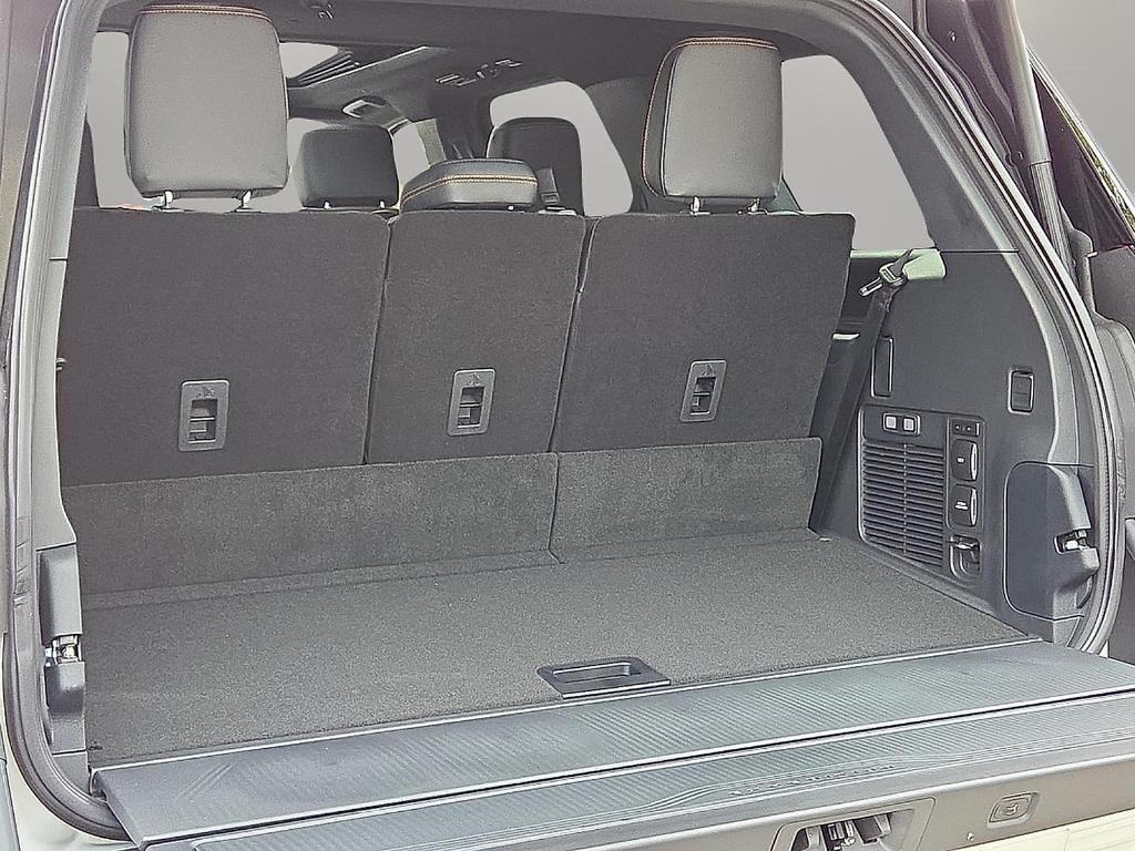 new 2025 Ford Expedition car, priced at $81,634