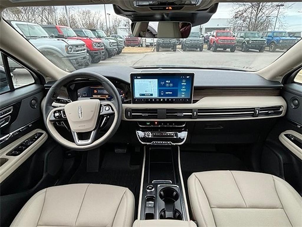 new 2025 Lincoln Corsair car, priced at $50,061