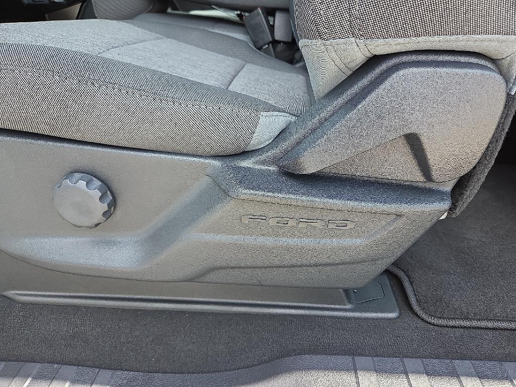 new 2025 Ford F-250 car, priced at $56,384