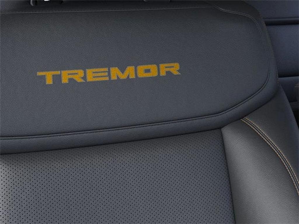 new 2025 Ford Expedition car, priced at $83,217
