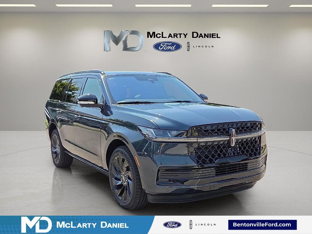 new 2025 Lincoln Navigator car, priced at $102,418