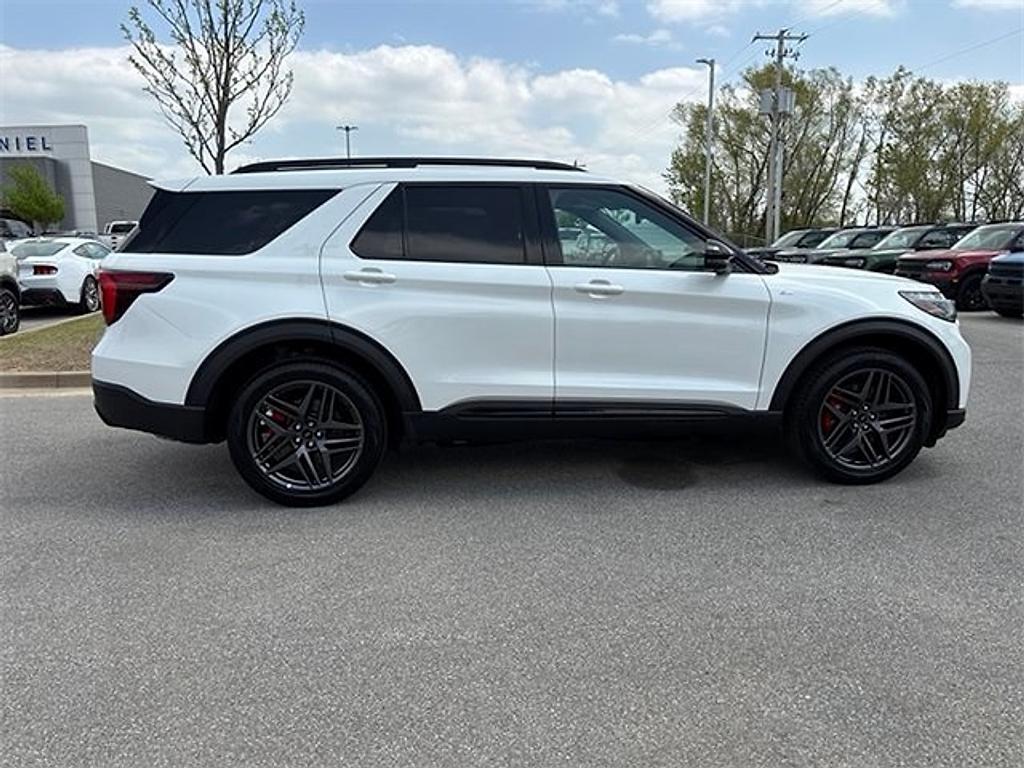 new 2025 Ford Explorer car, priced at $46,900