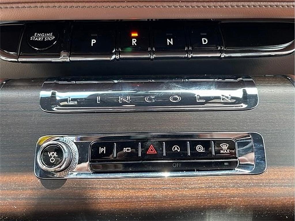 new 2025 Lincoln Aviator car, priced at $70,882