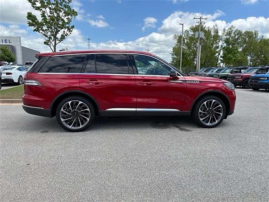 new 2025 Lincoln Aviator car, priced at $70,882