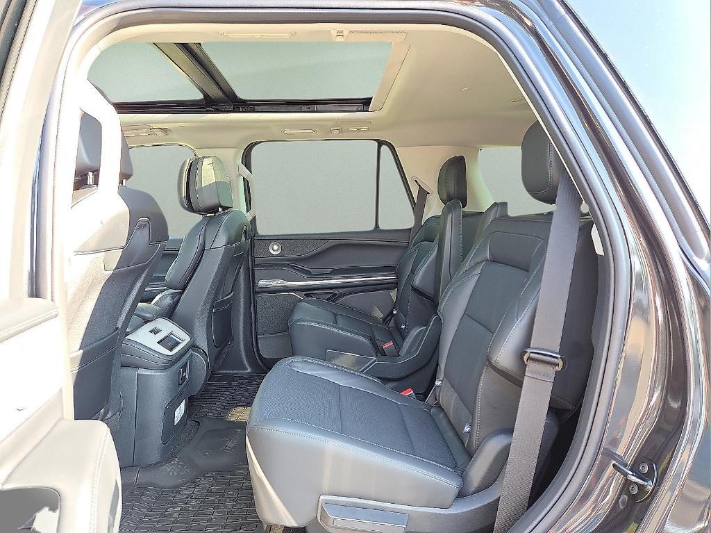 new 2025 Lincoln Navigator car, priced at $96,969