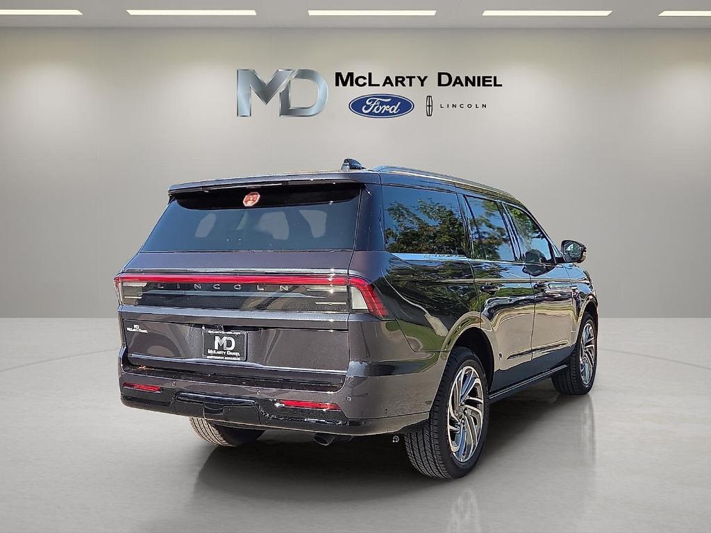 new 2025 Lincoln Navigator car, priced at $96,969