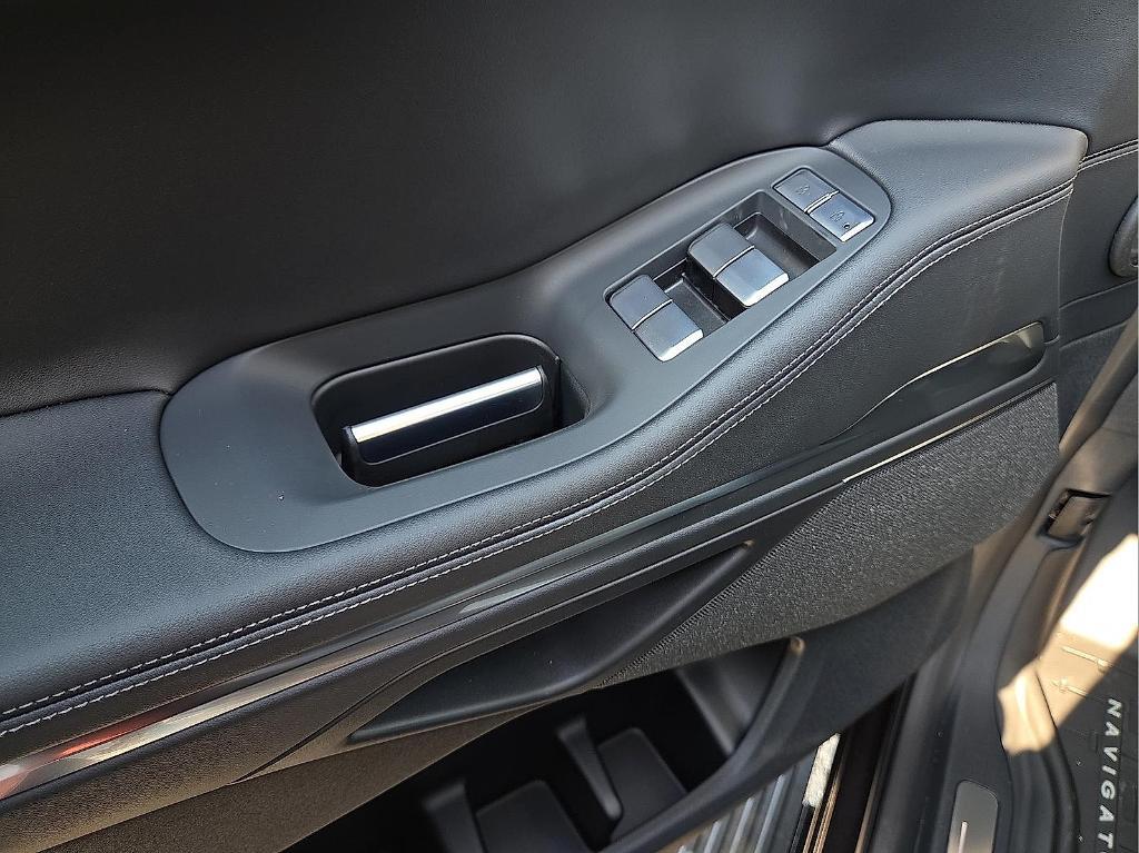 new 2025 Lincoln Navigator car, priced at $96,969