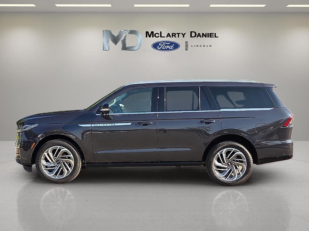 new 2025 Lincoln Navigator car, priced at $96,969