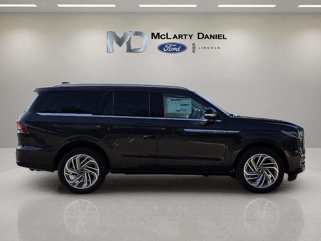 new 2025 Lincoln Navigator car, priced at $96,969