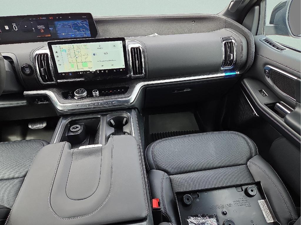 new 2025 Ford Expedition Max car, priced at $87,145