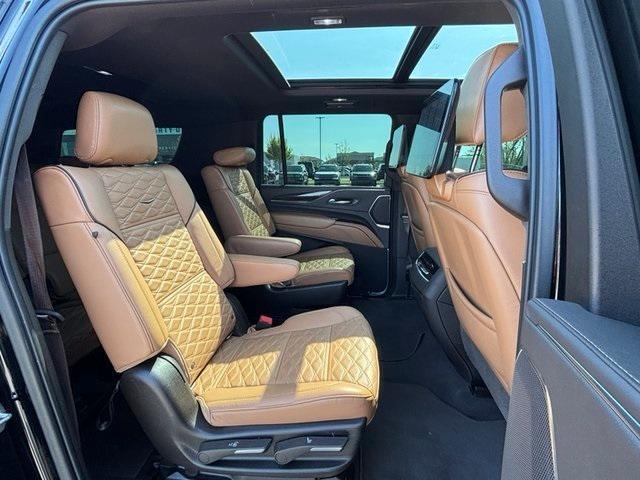 used 2021 Cadillac Escalade ESV car, priced at $50,995