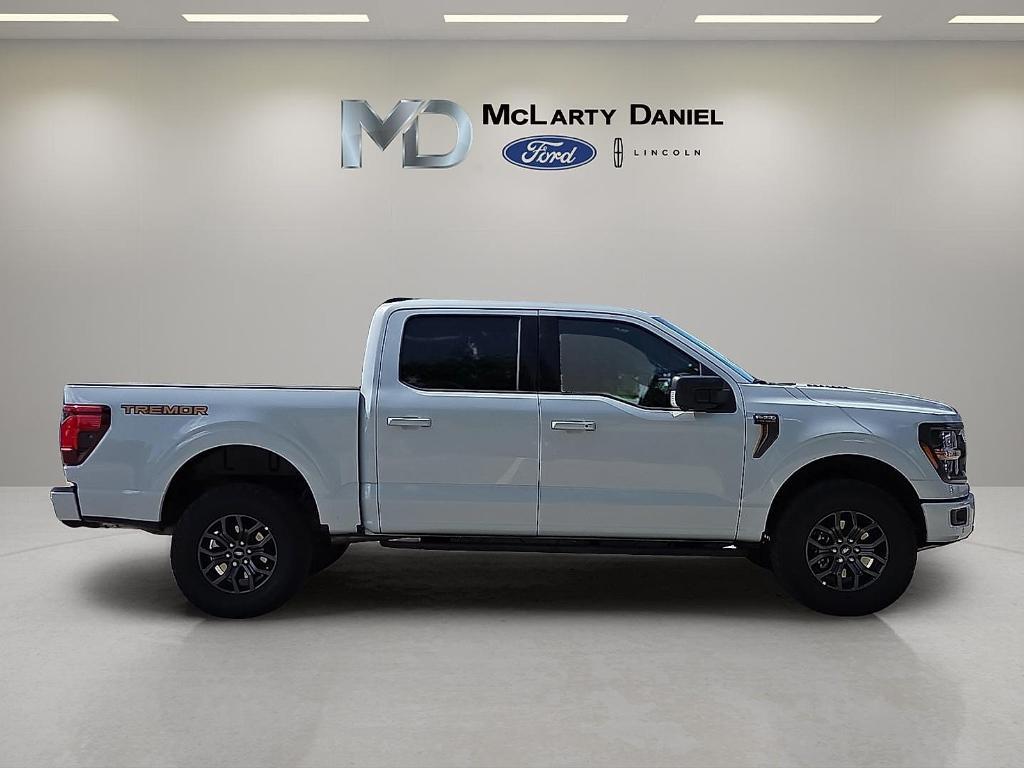 new 2025 Ford F-150 car, priced at $59,573