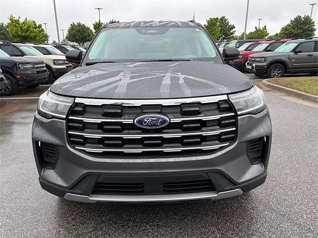 new 2025 Ford Explorer car, priced at $38,702
