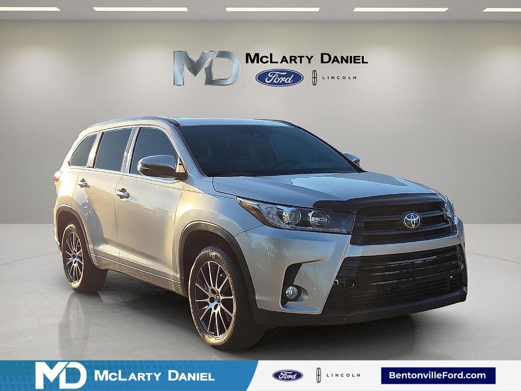 used 2018 Toyota Highlander car, priced at $19,702