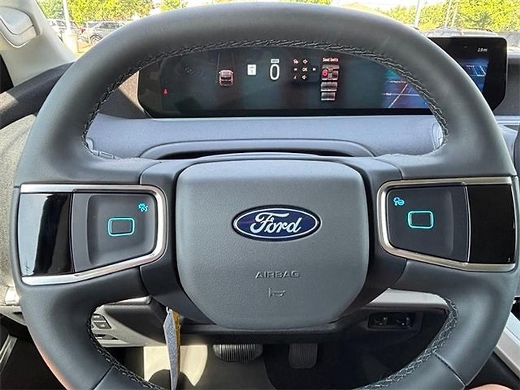 new 2025 Ford Expedition car, priced at $67,650