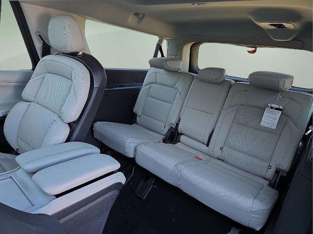 new 2025 Lincoln Navigator L car, priced at $109,075