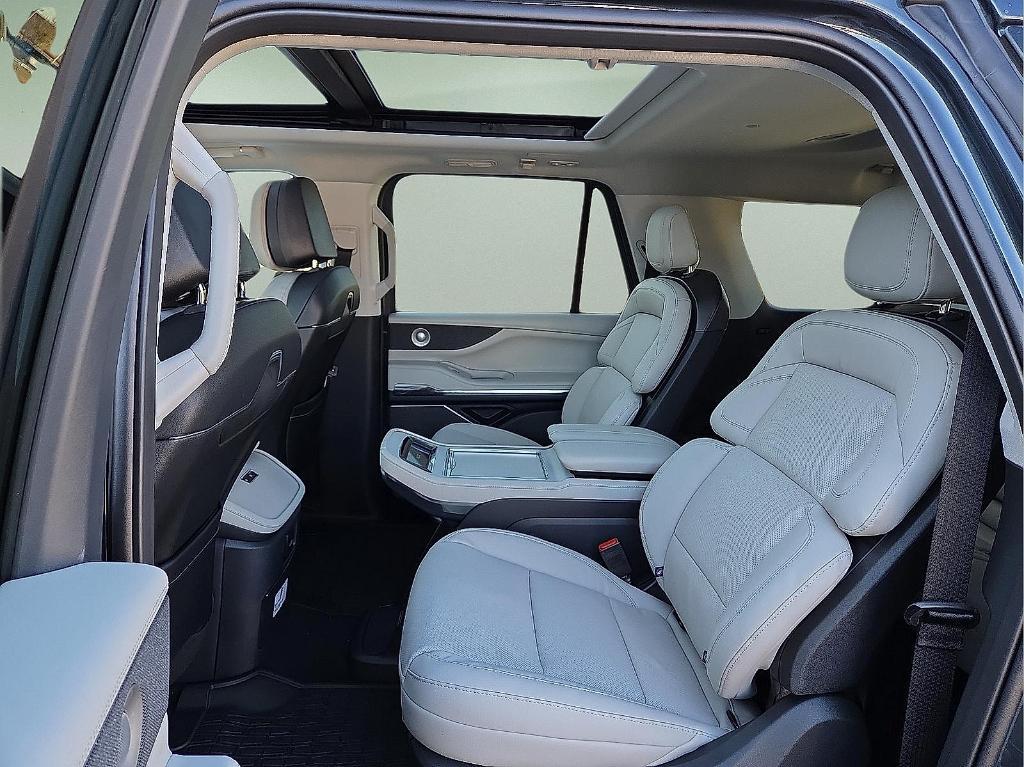 new 2025 Lincoln Navigator L car, priced at $109,075