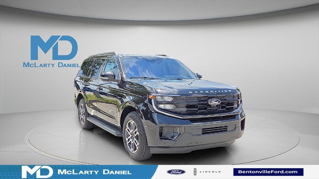 new 2025 Ford Expedition car, priced at $71,370