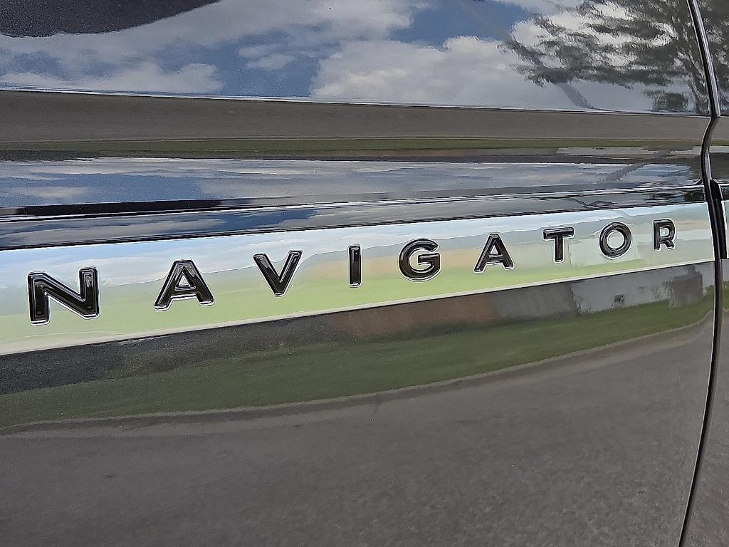 new 2025 Lincoln Navigator L car, priced at $96,681