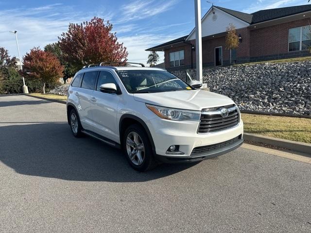 used 2016 Toyota Highlander car, priced at $24,995