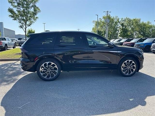 new 2025 Lincoln Nautilus car, priced at $59,892