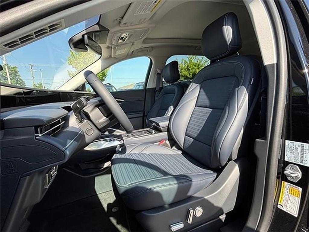 new 2025 Lincoln Nautilus car, priced at $59,892