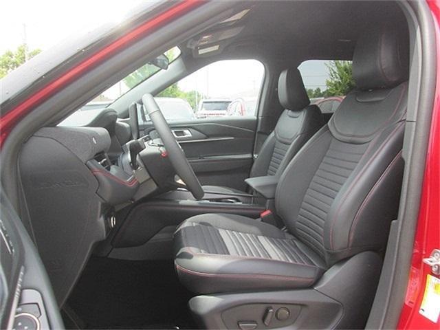 new 2025 Ford Explorer car, priced at $40,252