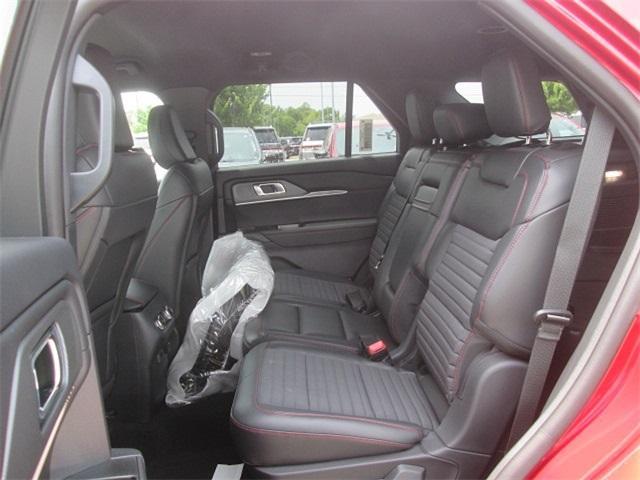 new 2025 Ford Explorer car, priced at $40,252