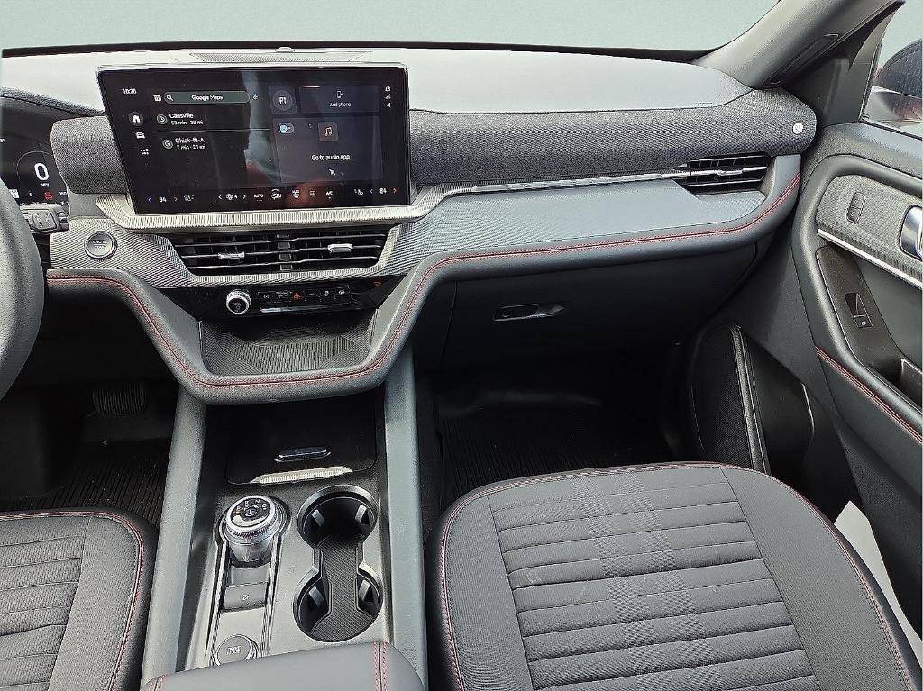 new 2025 Ford Explorer car, priced at $40,252