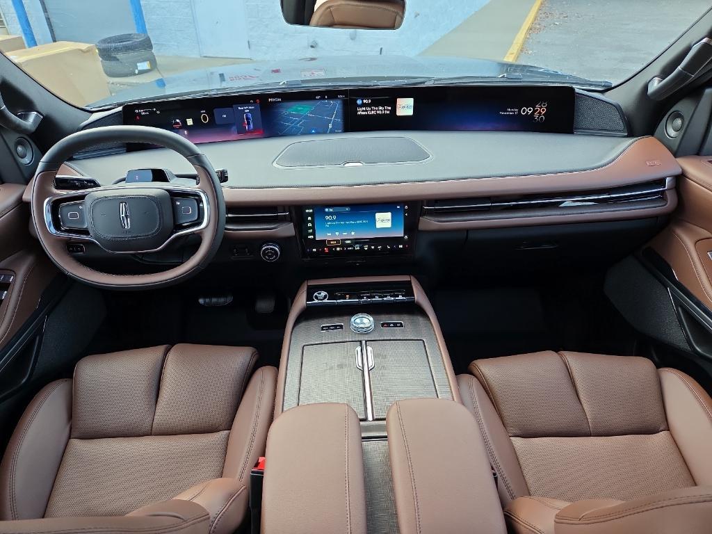 new 2025 Lincoln Navigator car, priced at $106,085