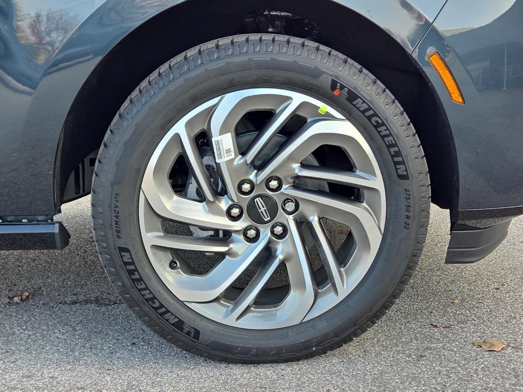 new 2025 Lincoln Navigator car, priced at $106,085