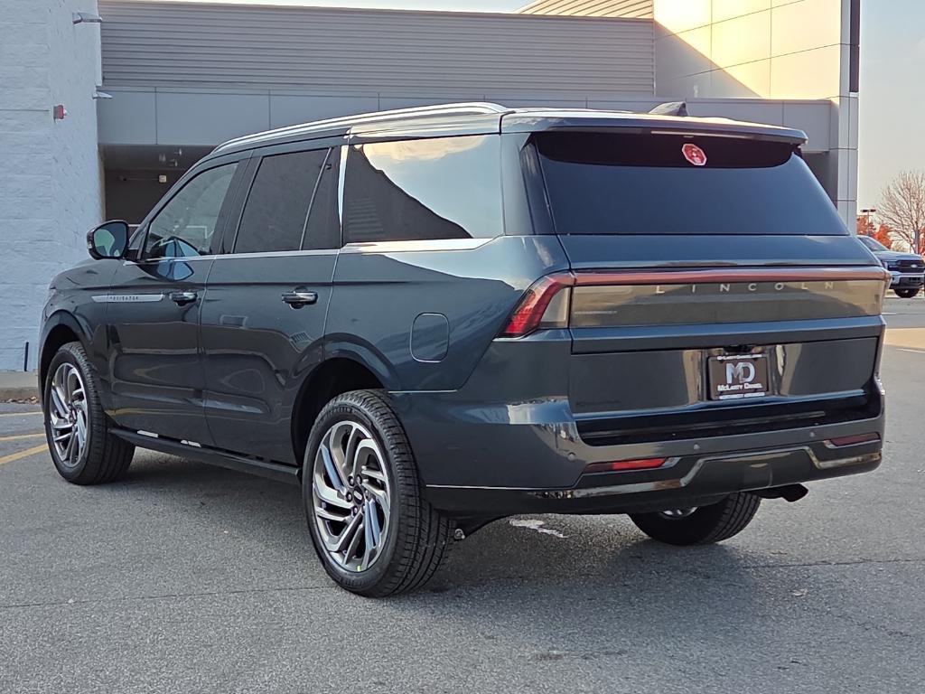 new 2025 Lincoln Navigator car, priced at $106,085